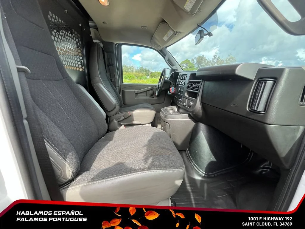 Used 2025 Summit White GMC Work Van image 14