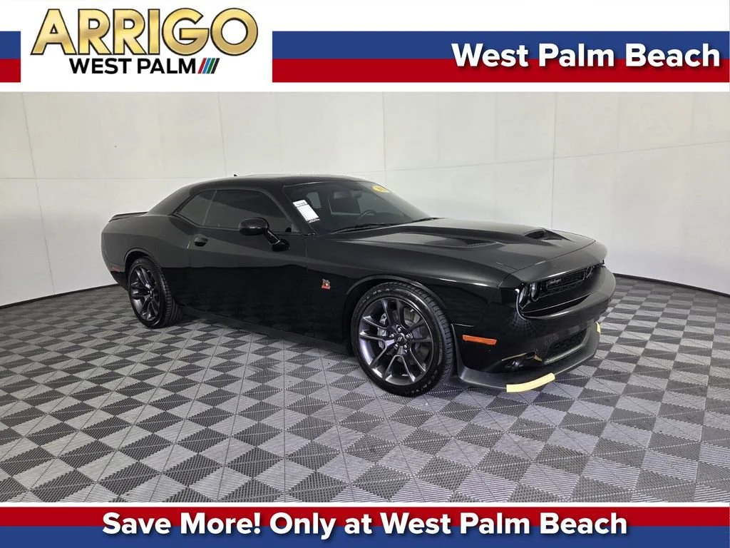 2023 Dodge Challenger R/T Scat Pack's photo