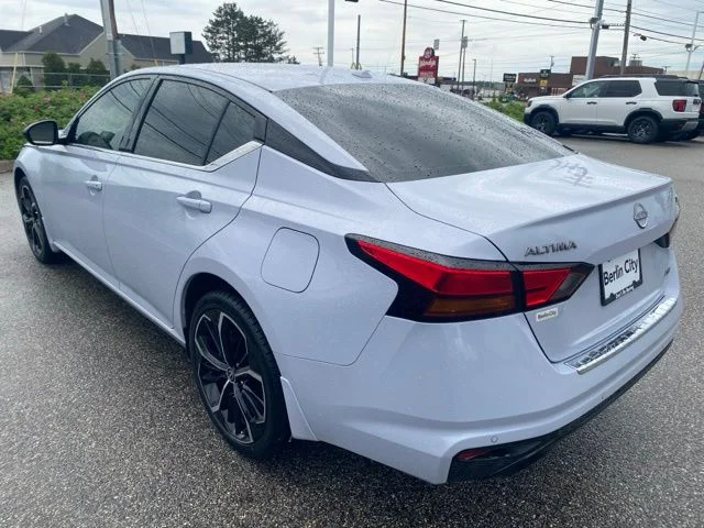 Used 2023 Pearl Nissan 2.5 SR image 9