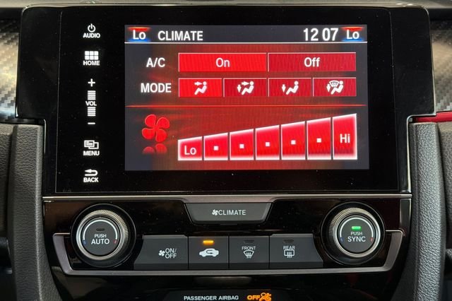 Used 2018 Polished Metal Metallic Honda Touring image 25