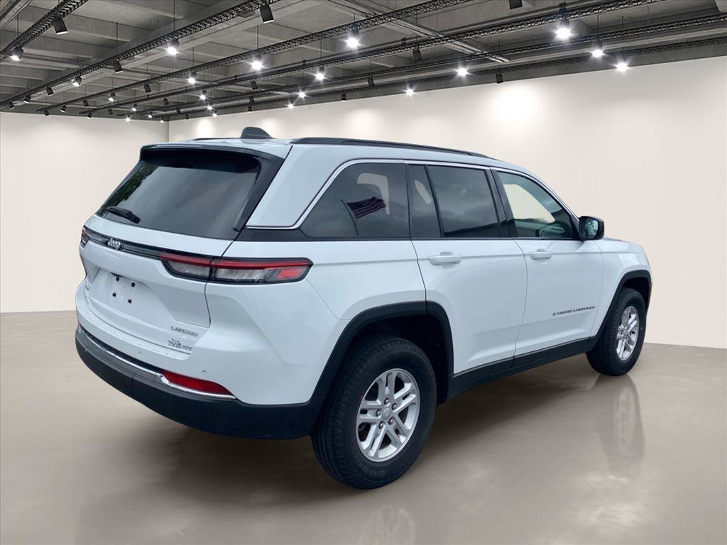 Used 2025 Bright White Clearcoat Jeep Laredo image 7
