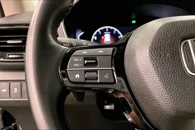 Used 2025 Crystal Black Pearl Honda Touring image 27