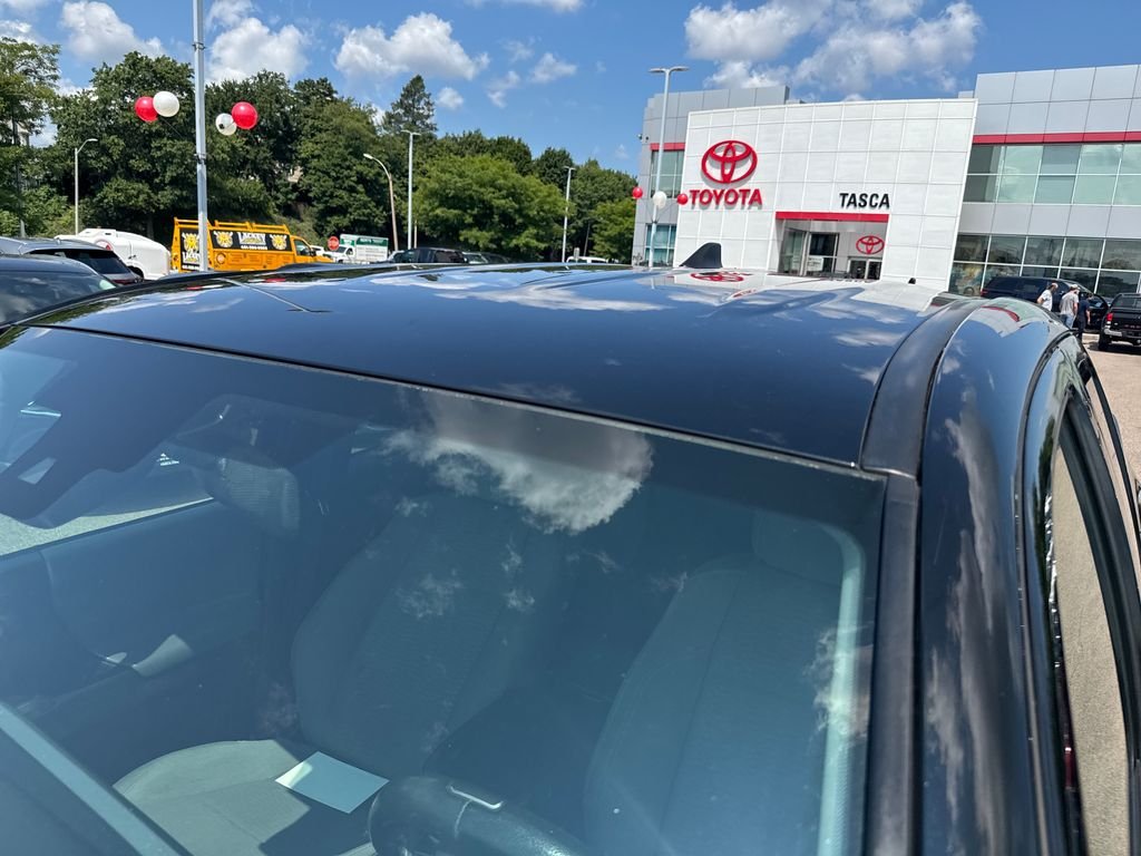Used 2018 Black Toyota SR5 image 43