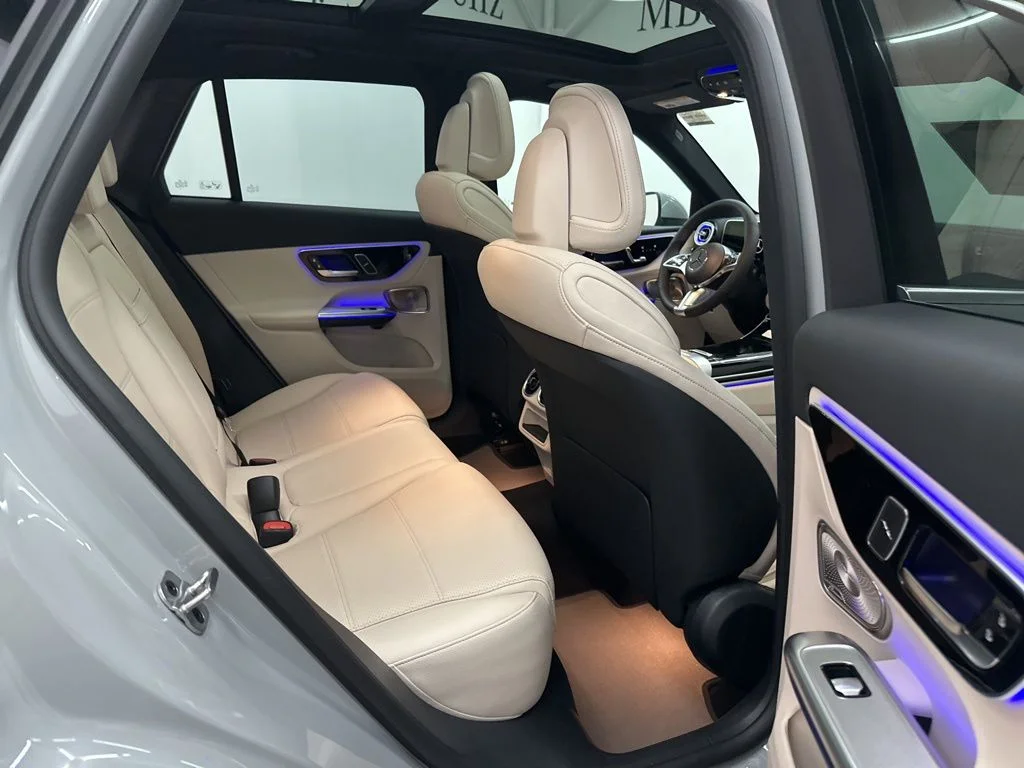 Used 2026 White Mercedes-Benz GLC 300 image 24