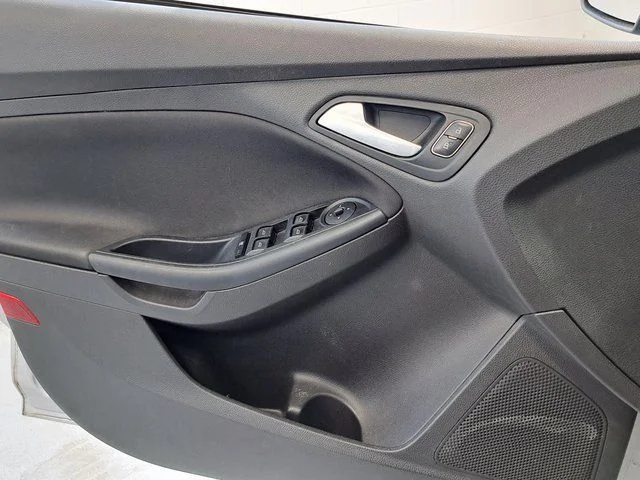 Used 2016 Silver Ford SE image 18