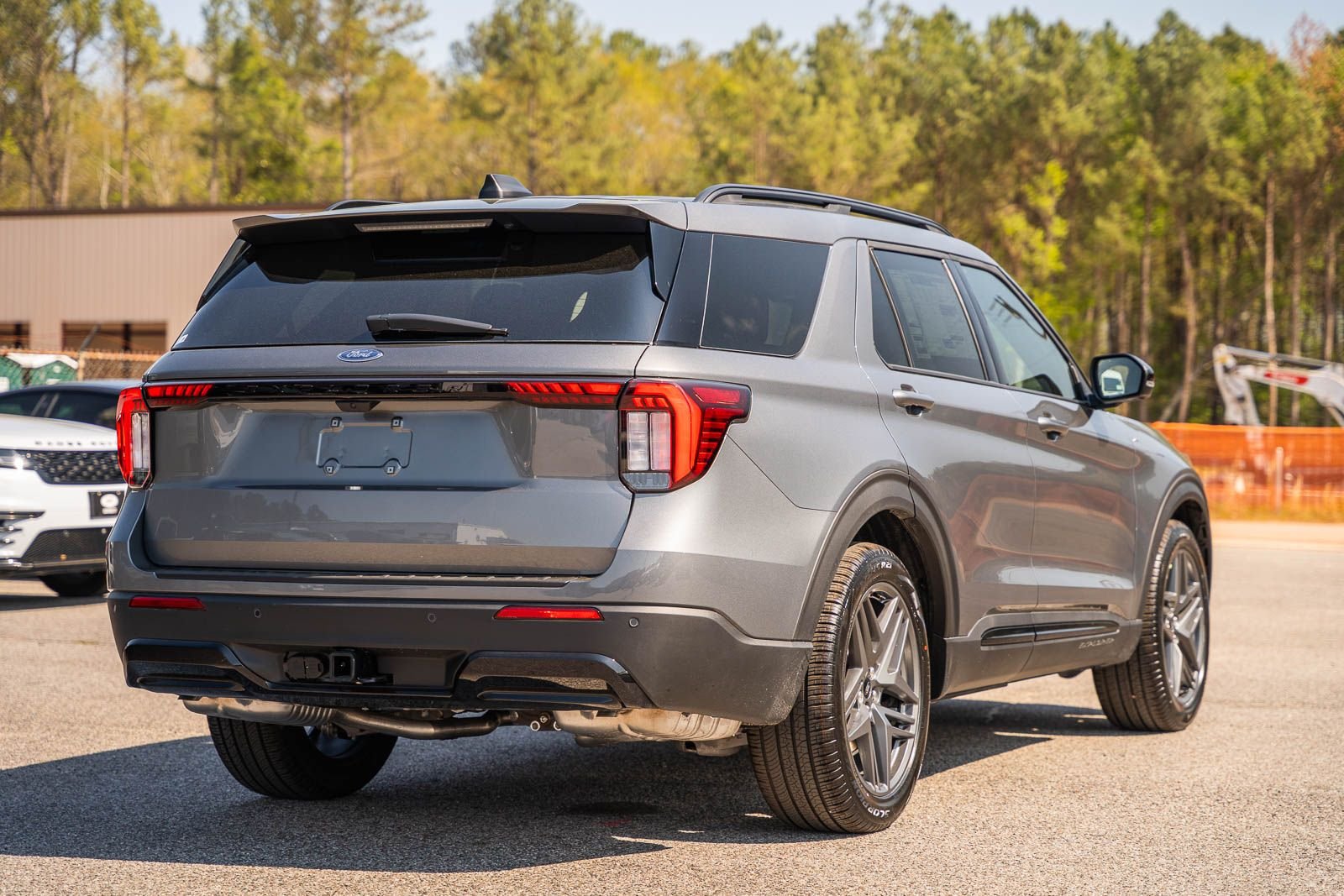 New 2026 Carbonized Gray Metallic Ford ST-Line image 5