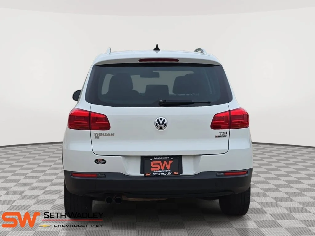 Used 2016 White Volkswagen SE image 6