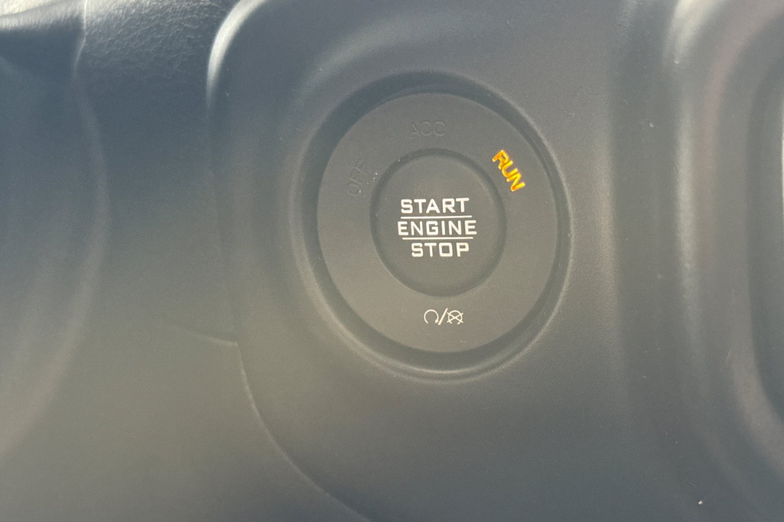 Used 2019 Gray Jeep Sport S image 22