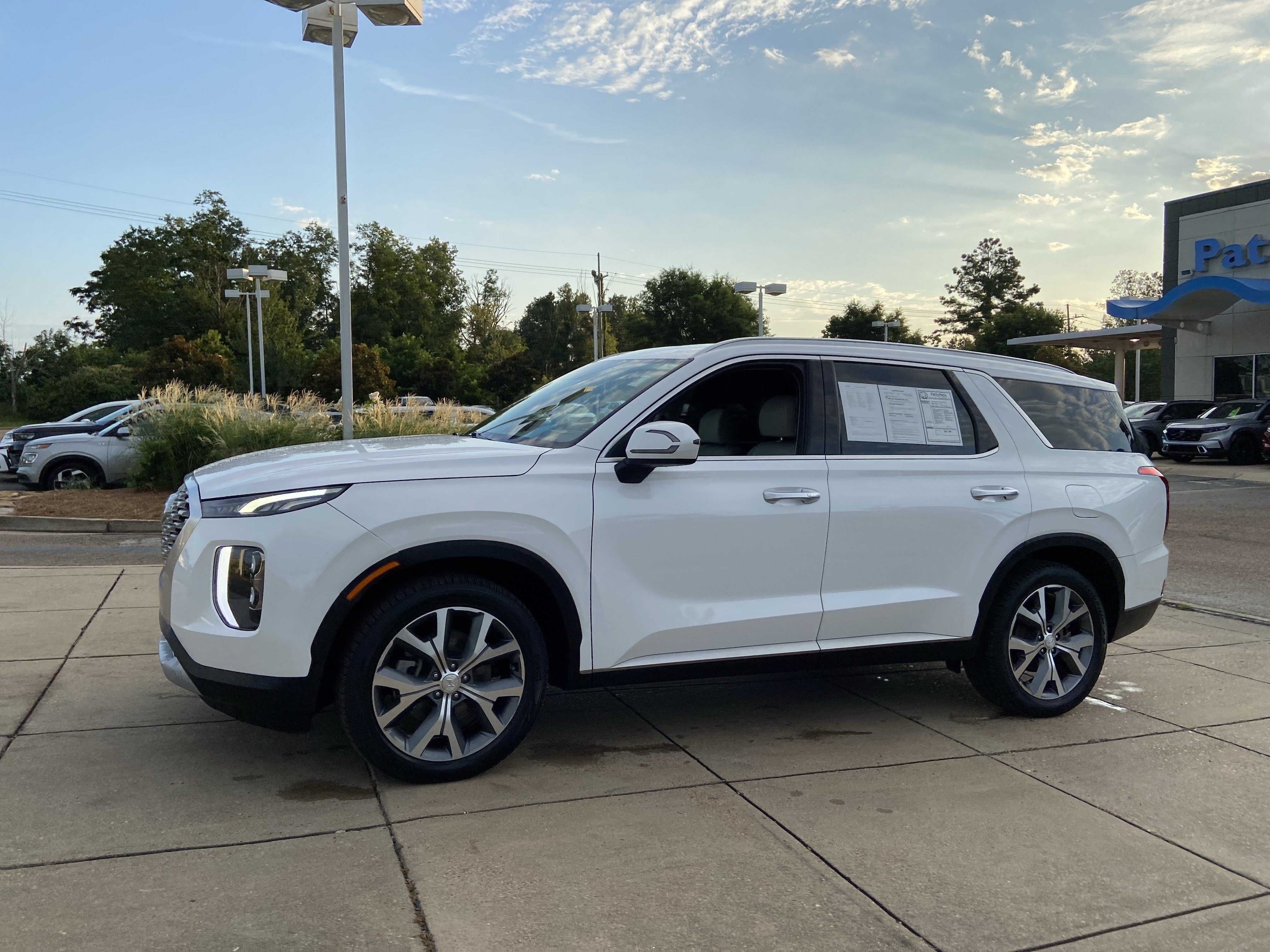 Used 2020 Hyper White Hyundai SEL image 6