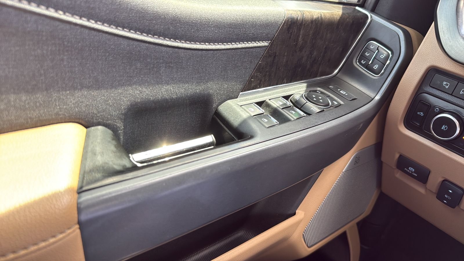 Used 2024 Brown Ford Lariat image 11