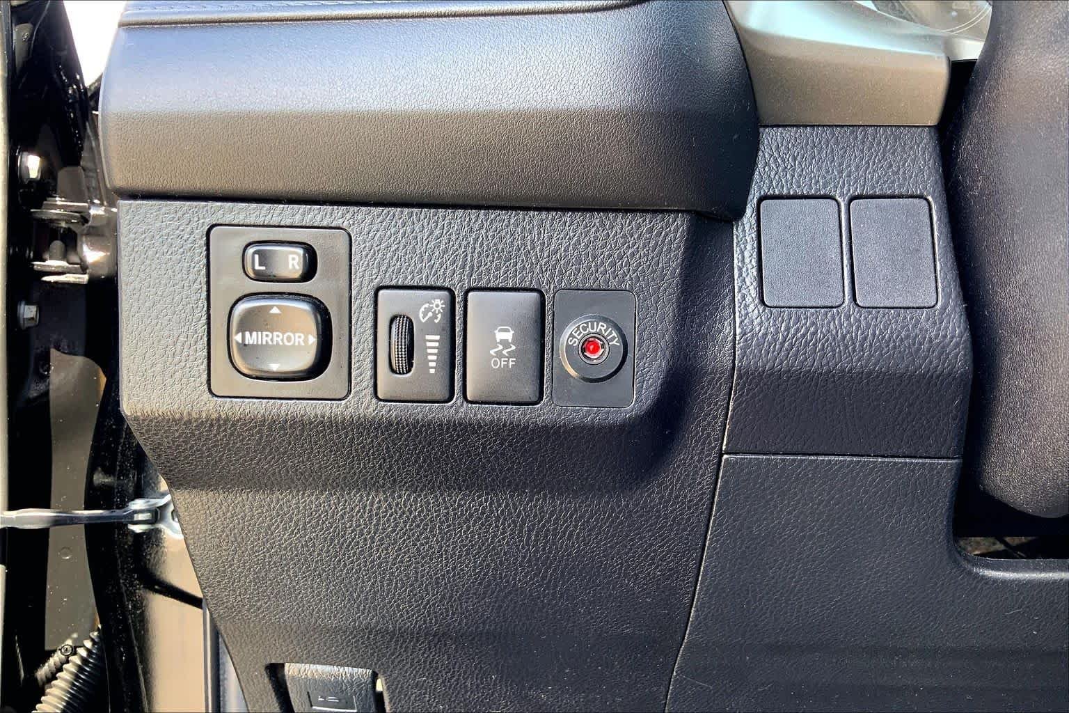 Used 2015 Black Toyota LE image 33