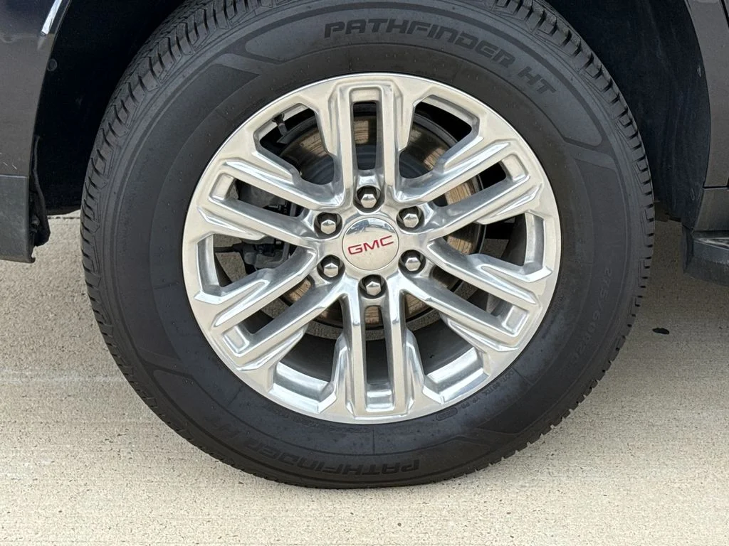 Used 2023 Silver GMC SLT image 9