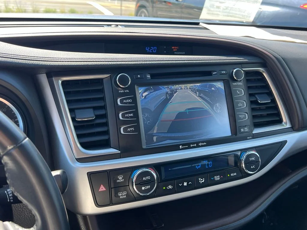 Used 2017 Predawn Gray Mica Toyota XLE image 24