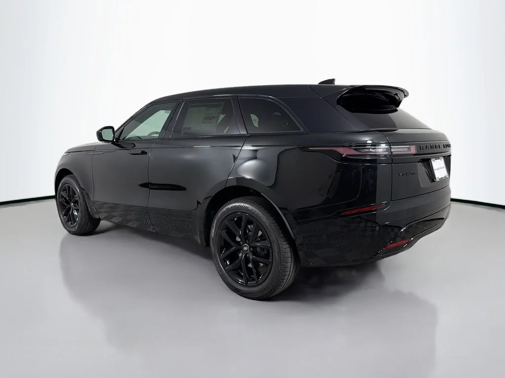 New 2026 Santorini Black Land Rover Belgravia Edition image 7