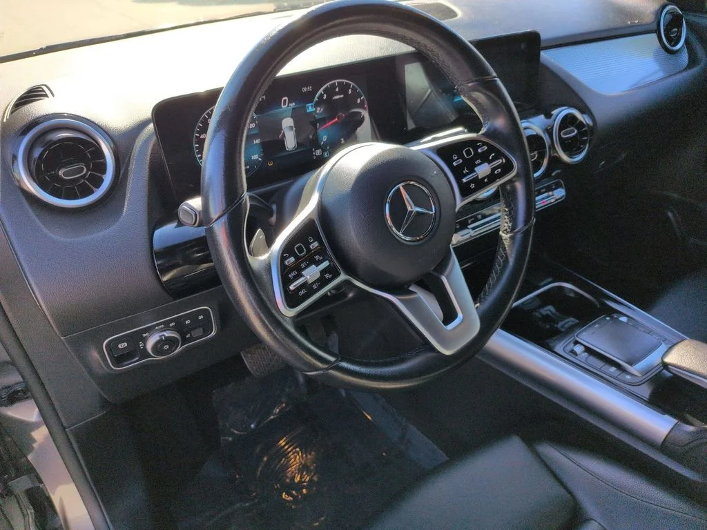 Used 2022 Gray Mercedes-Benz GLA 250 image 10