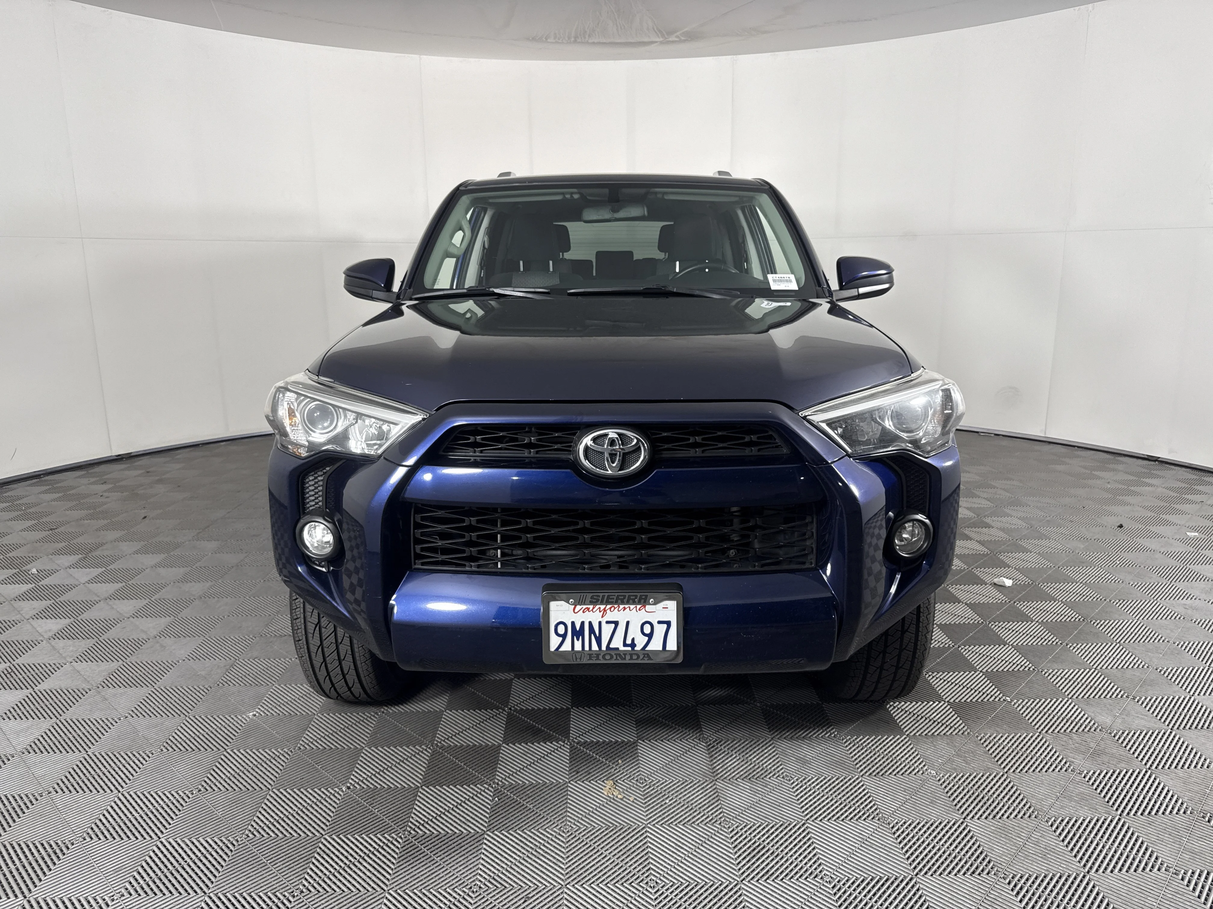 Used 2017 Nautical Blue Metallic Toyota SR5 image 9