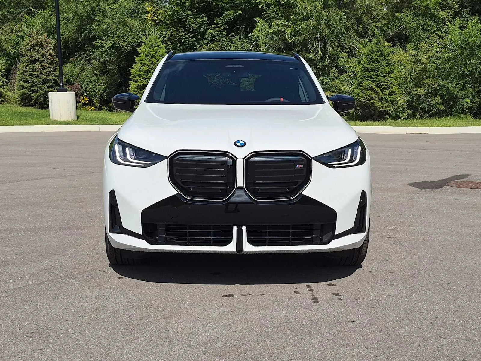 New 2026 Alpine White BMW M50 xDrive image 3
