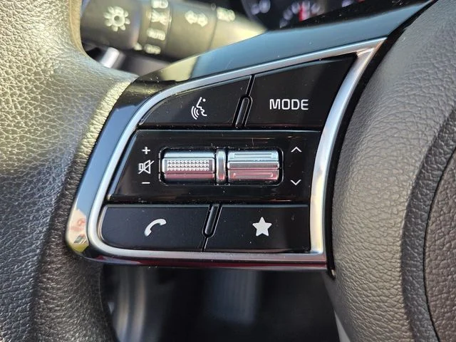 Used 2023 Black Kia LXS image 23