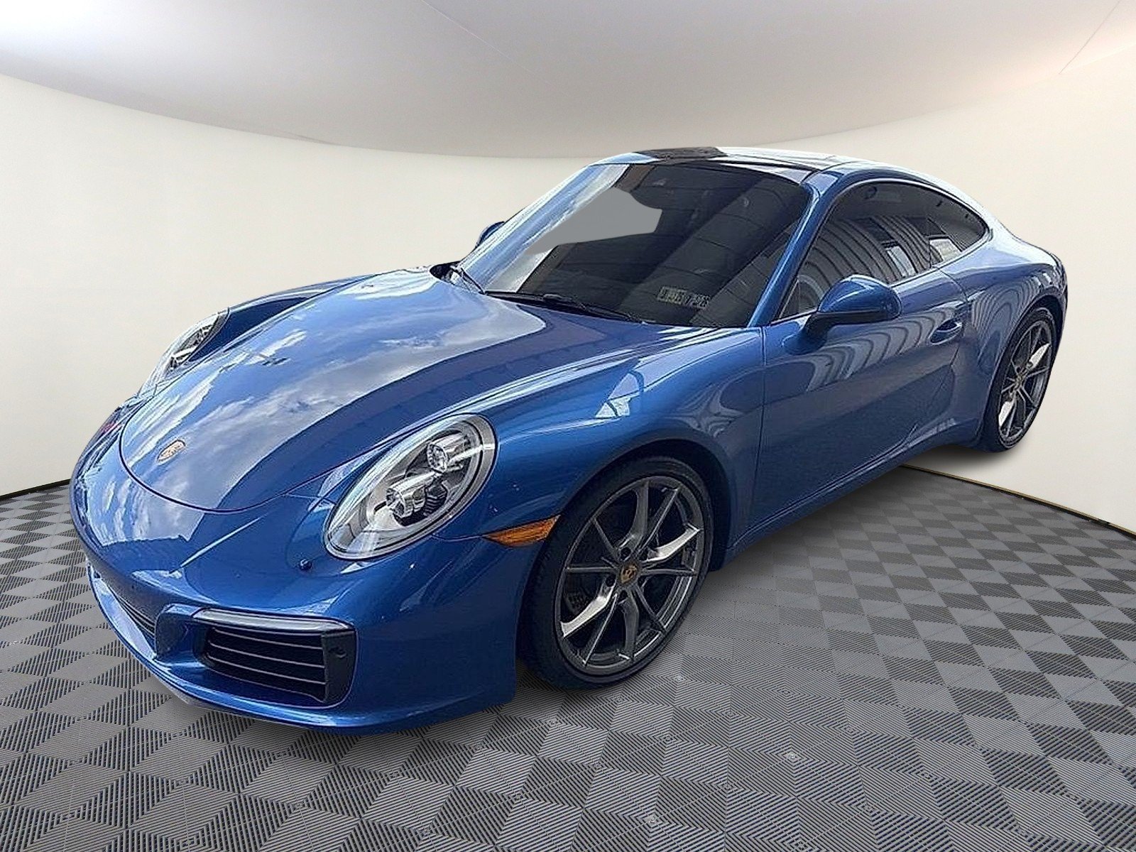 2017 Porsche 911 Carrera 4 Coupe's photo