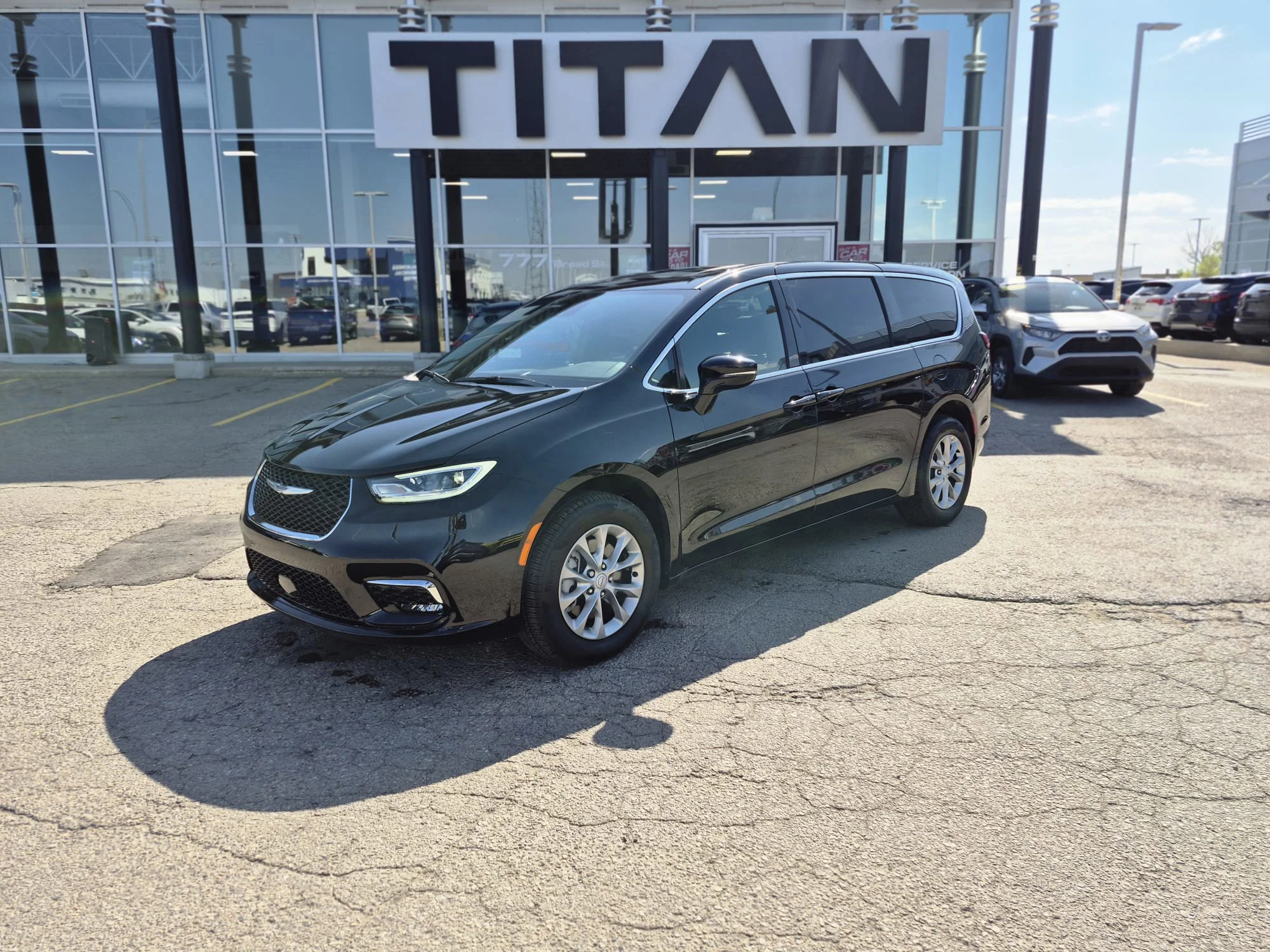 Certified Used 2026 Diamond Black Crystal Pearl Chrysler Select AWD*7 Pass | Adaptive Cruise | Remote Start | Htd Leather | Pano Roof | Htd Wheel | CarPlay image 2