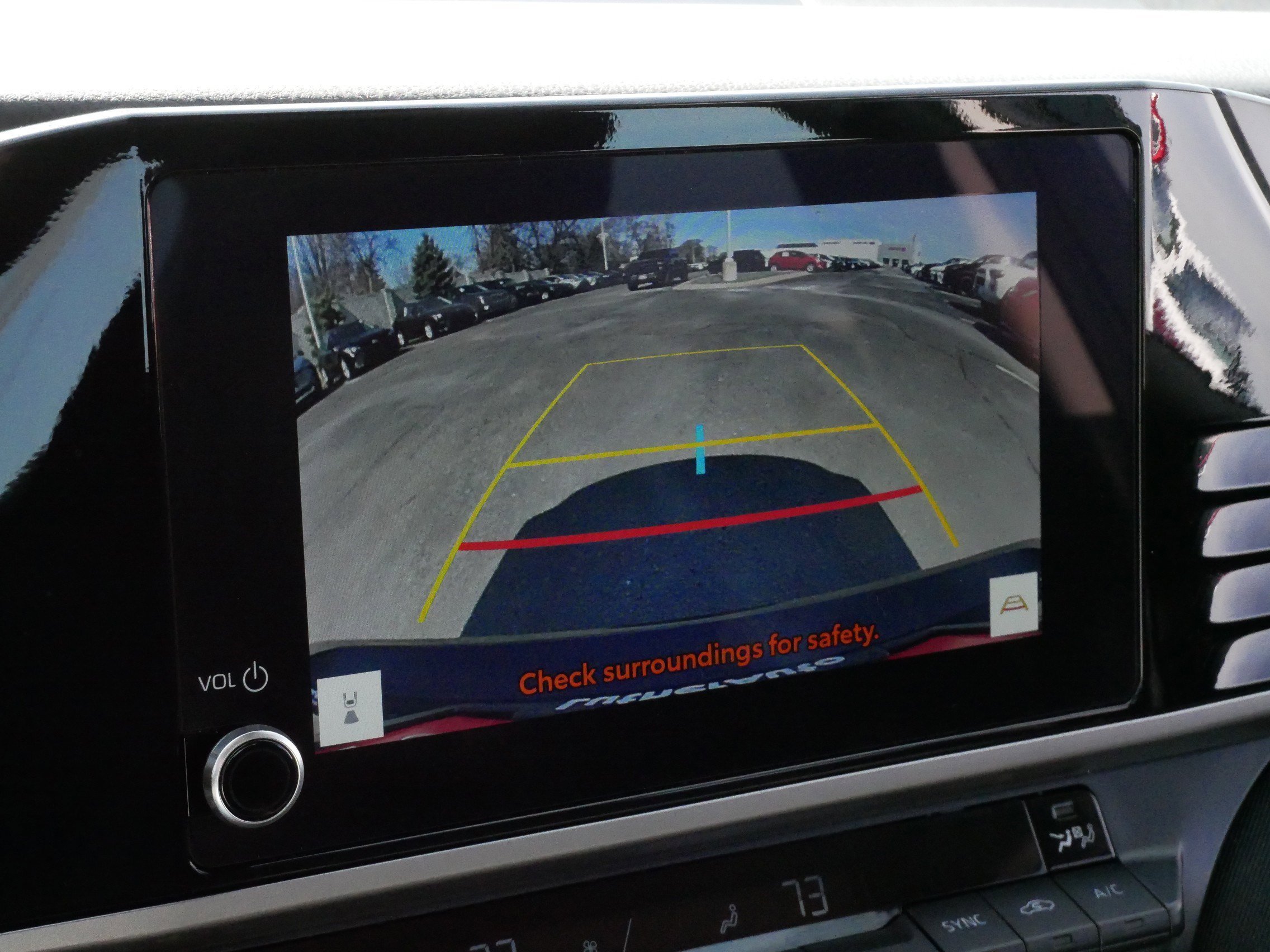 2025 Toyota Camry LE - Photo 27