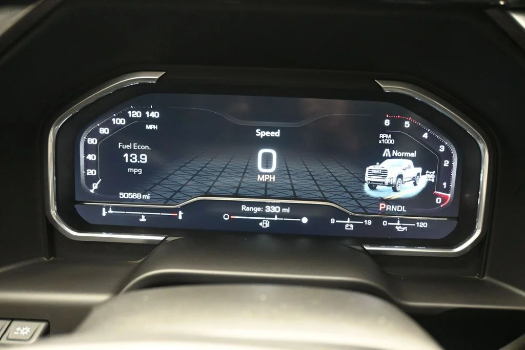 Used 2024  GMC AT4 image 18