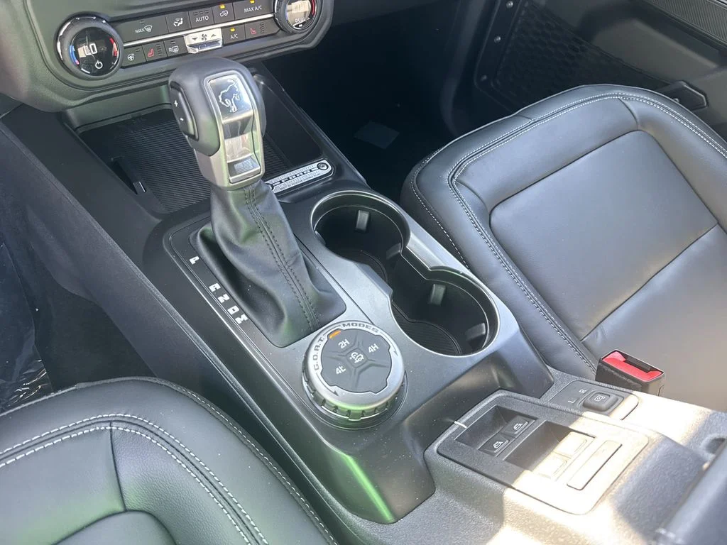 New 2026 Avalanche Gray Ford Outer Banks image 31