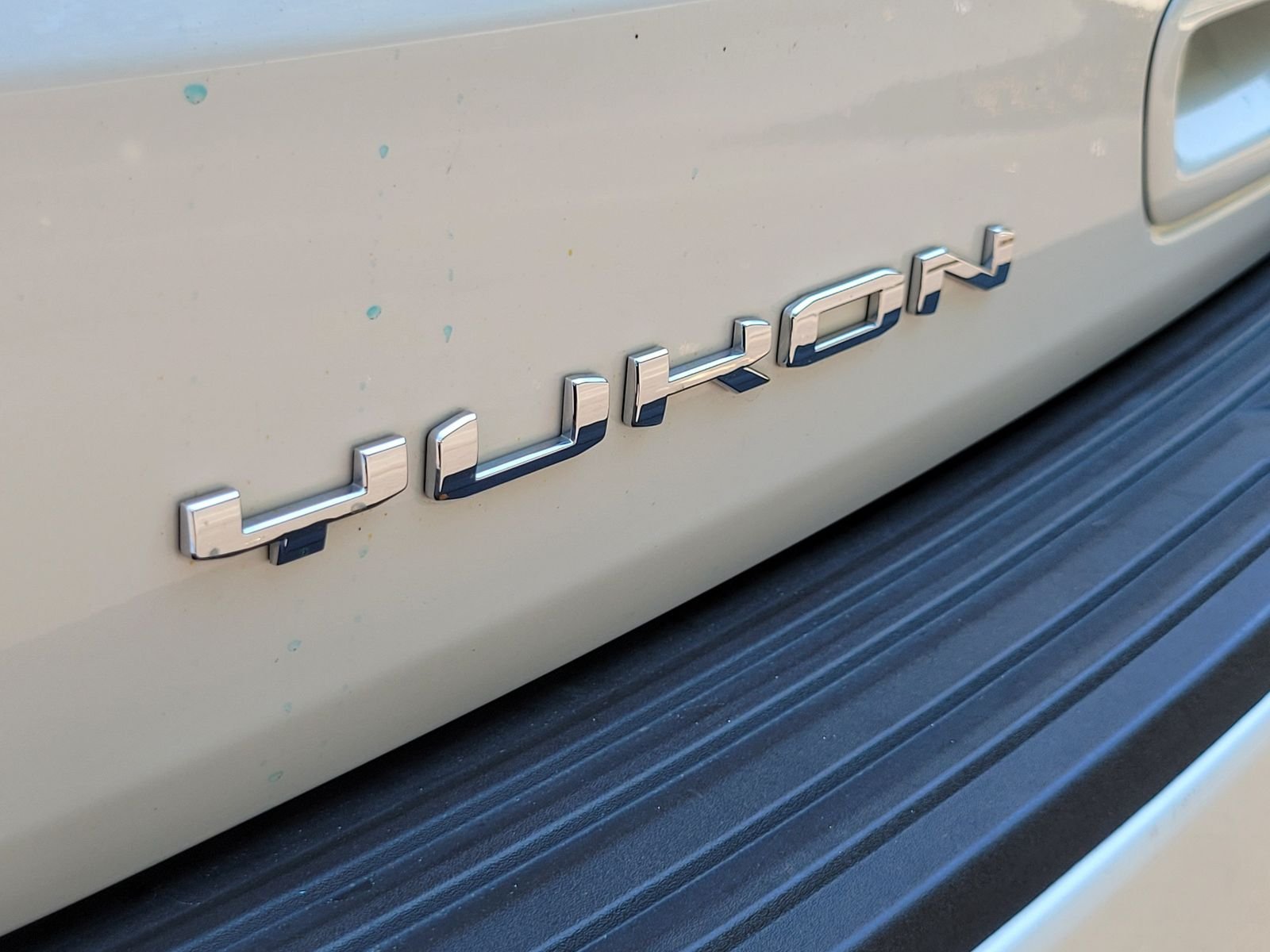 Used 2024 White GMC Denali image 33