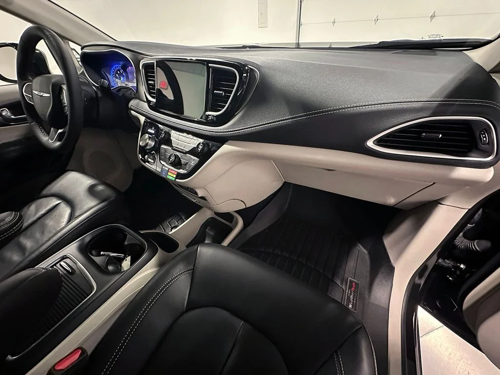 2022 Chrysler Pacifica Touring L - Photo 28