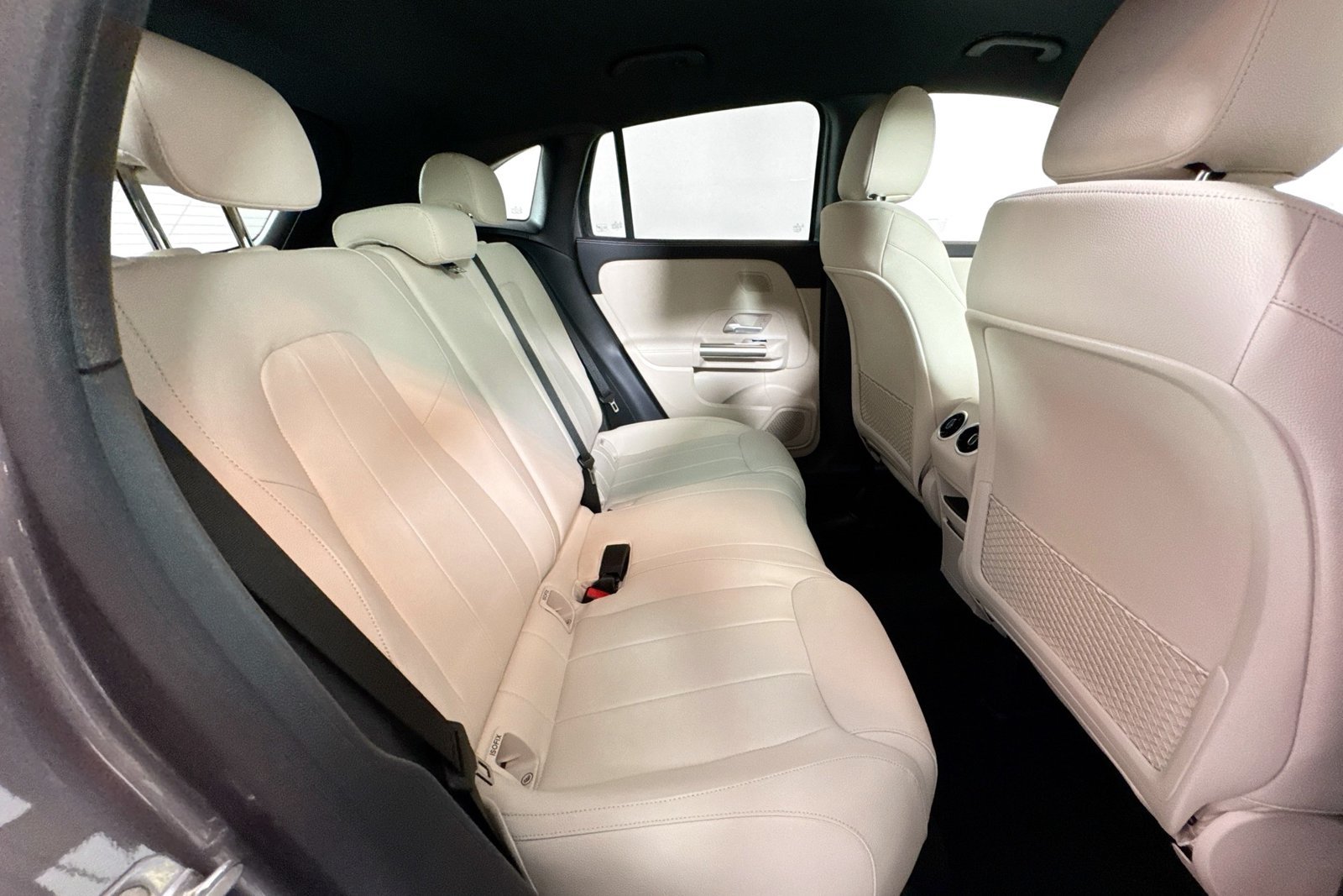 New 2026 Mountain Grey Metallic Mercedes-Benz GLA 250 image 24