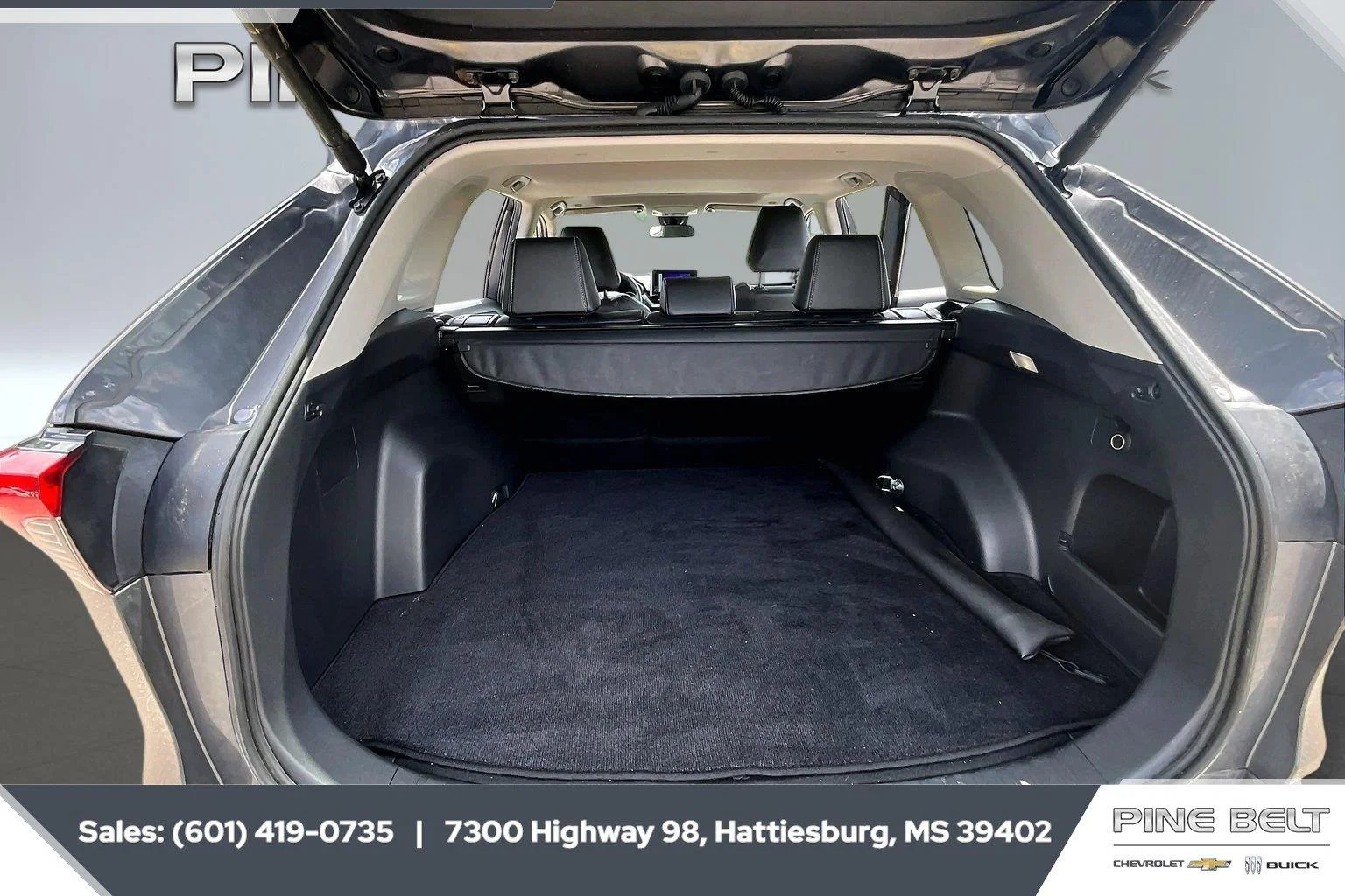 Used 2024 Magnetic Gray Metallic Toyota XLE Premium image 21
