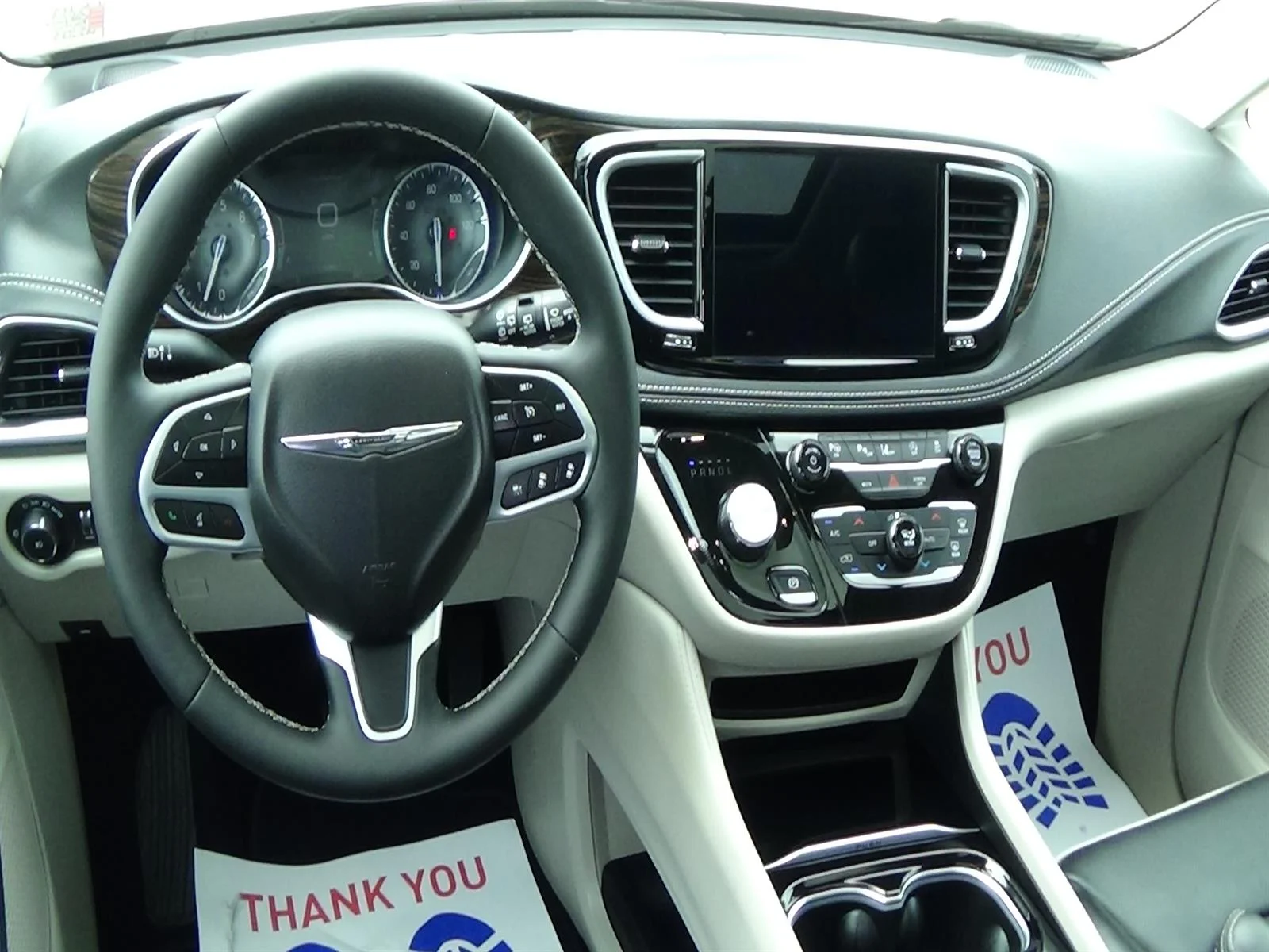 Used 2024 Silver Mist Clear Coat (pse) Chrysler Limited image 17