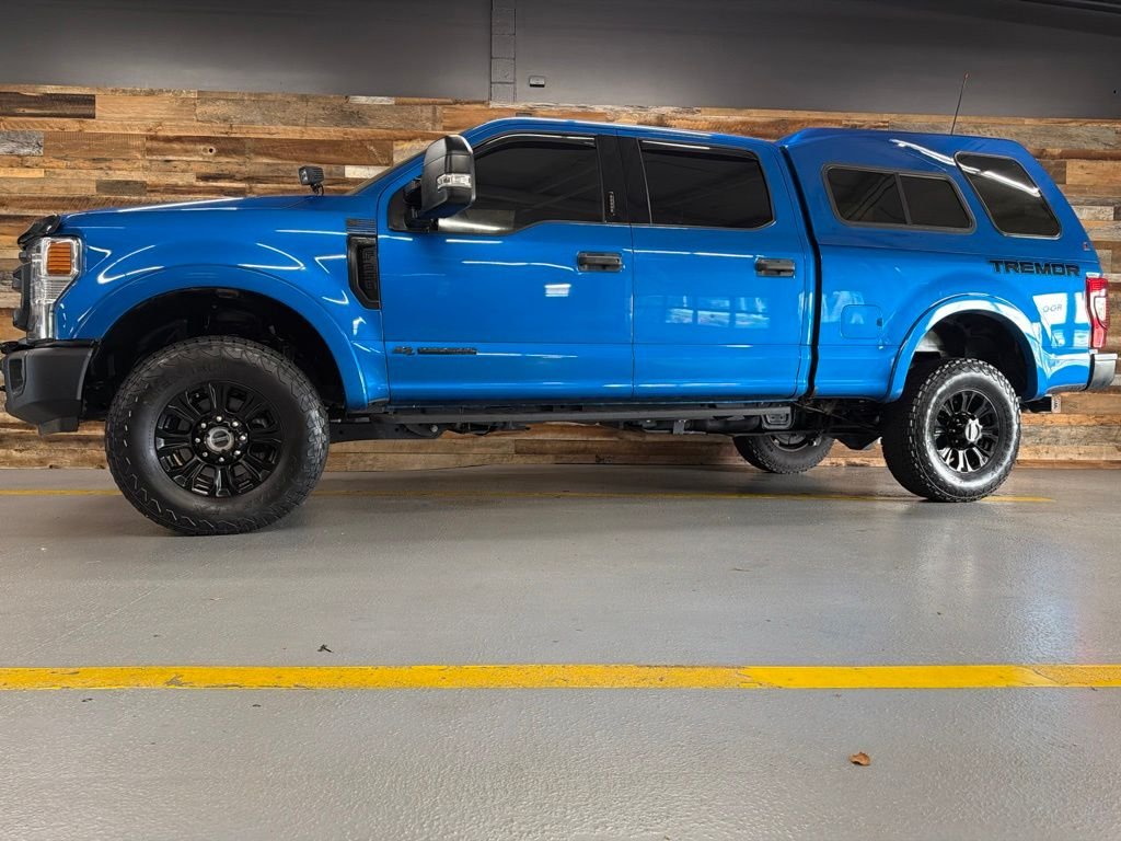Used 2020 Blue Metallic Ford XLT image 19