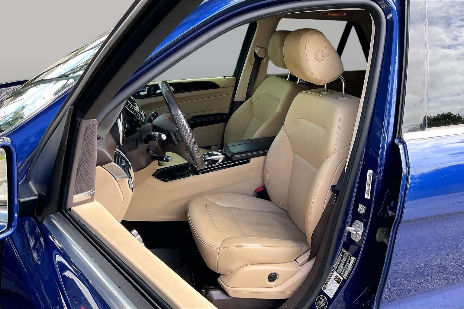Used 2017 Brilliant Blue Metallic Mercedes-Benz GLE 350 image 9