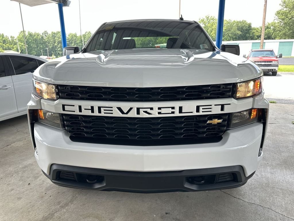 Used 2020 White Chevrolet Custom image 25