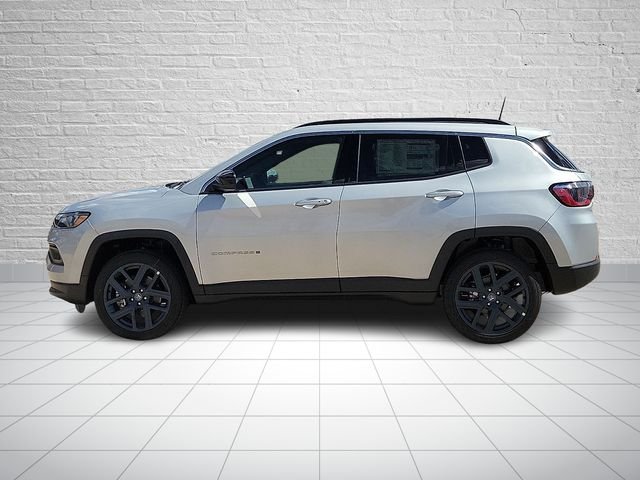 New 2026 Silver Zynith Metallic Clearcoat Jeep  image 2