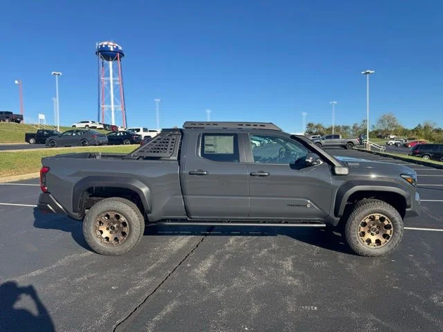 2025 Toyota Tacoma Trailhunter - Photo 2