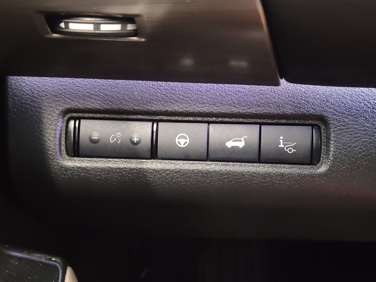 Used 2024 Obsidian Green Pearl Nissan Platinum image 30