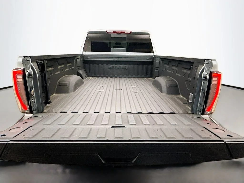 Used 2024 Sterling Metallic GMC AT4 image 30