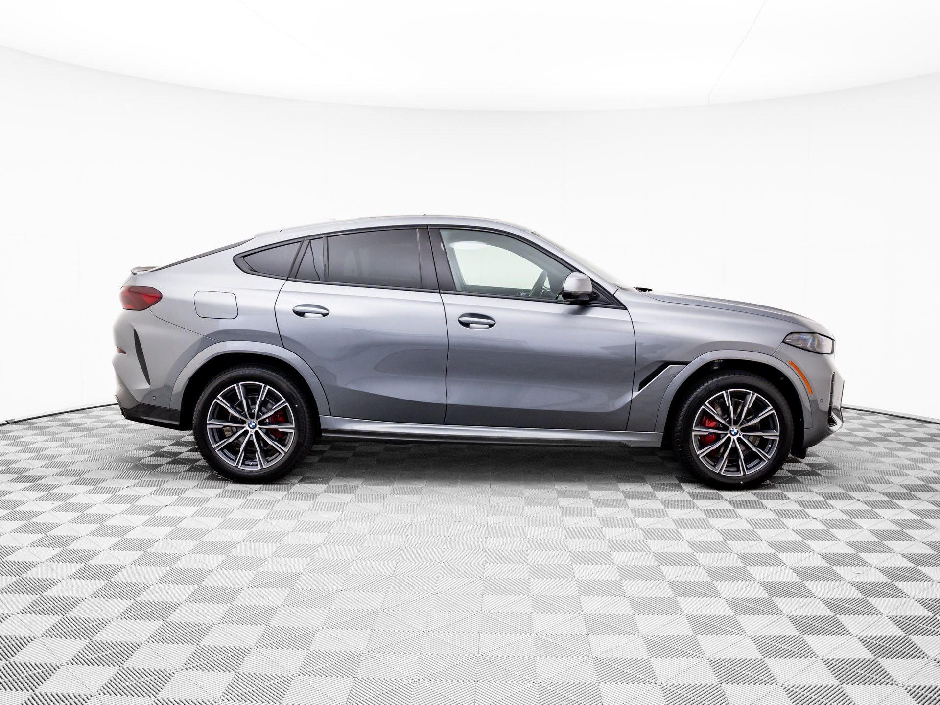 New 2026 Skyscraper Grey Metallic BMW xDrive40i image 7