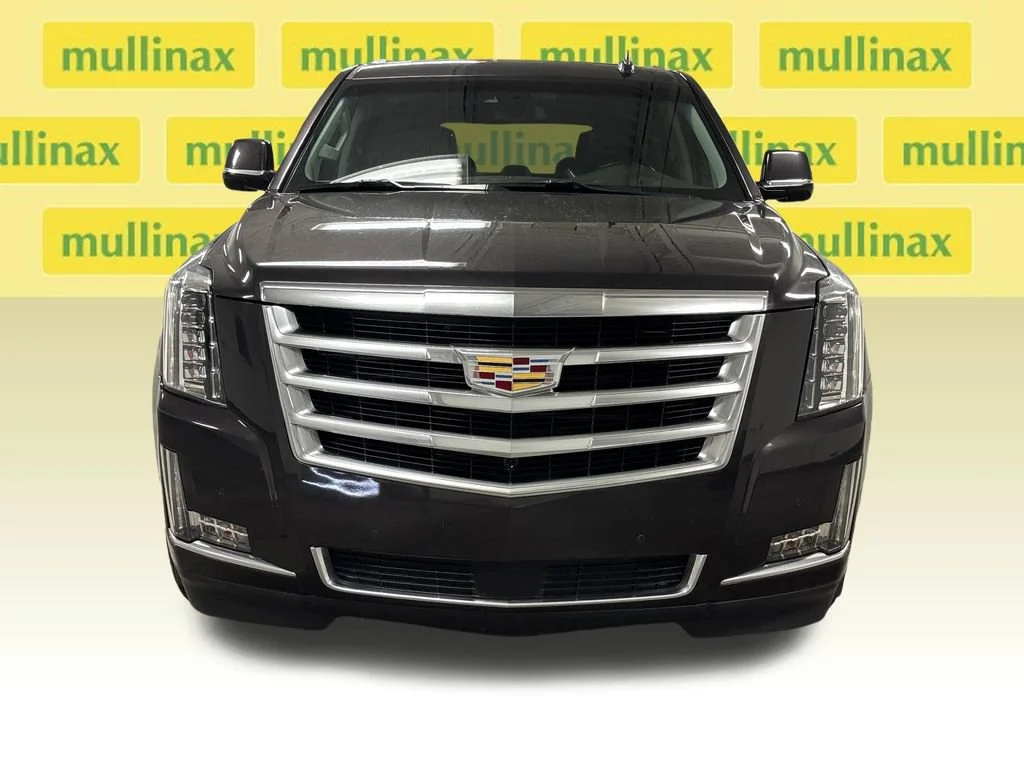 Used 2018 DARK GRANITE METALLIC Cadillac Premium Luxury image 6