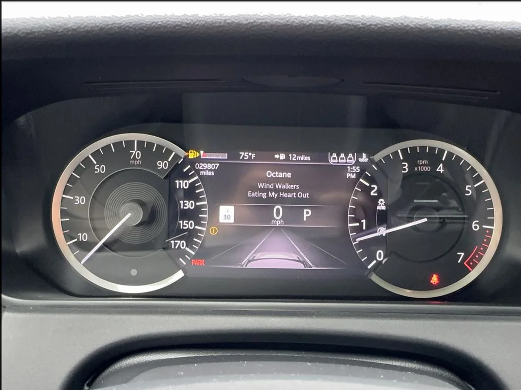 Used 2023 Gray Land Rover R-Dynamic S image 38