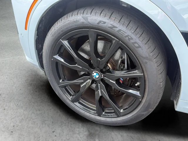 Used 2024 Gray BMW M60i image 30