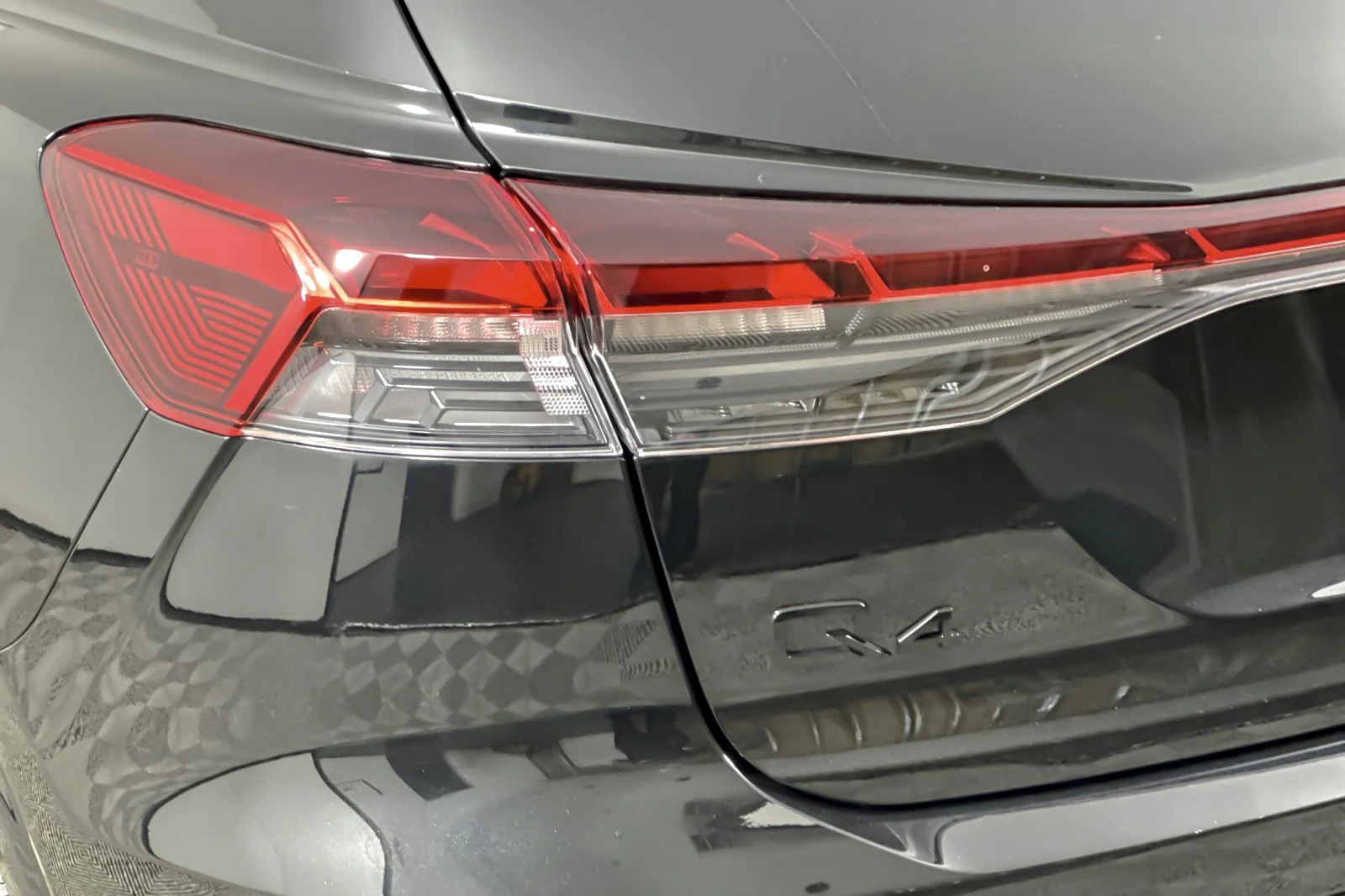 Used 2025 Mythos Black Metallic Audi Premium 45 RWD image 27