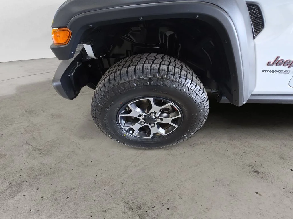 Used 2019 White Jeep Unlimited Rubicon image 9