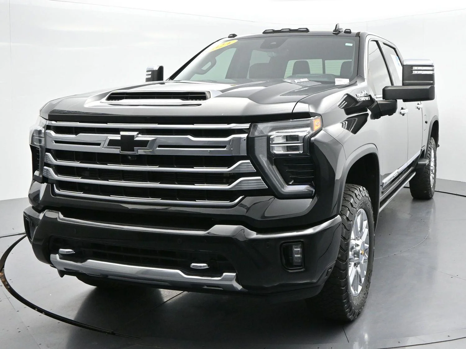 Used 2024 Black Chevrolet High Country image 2