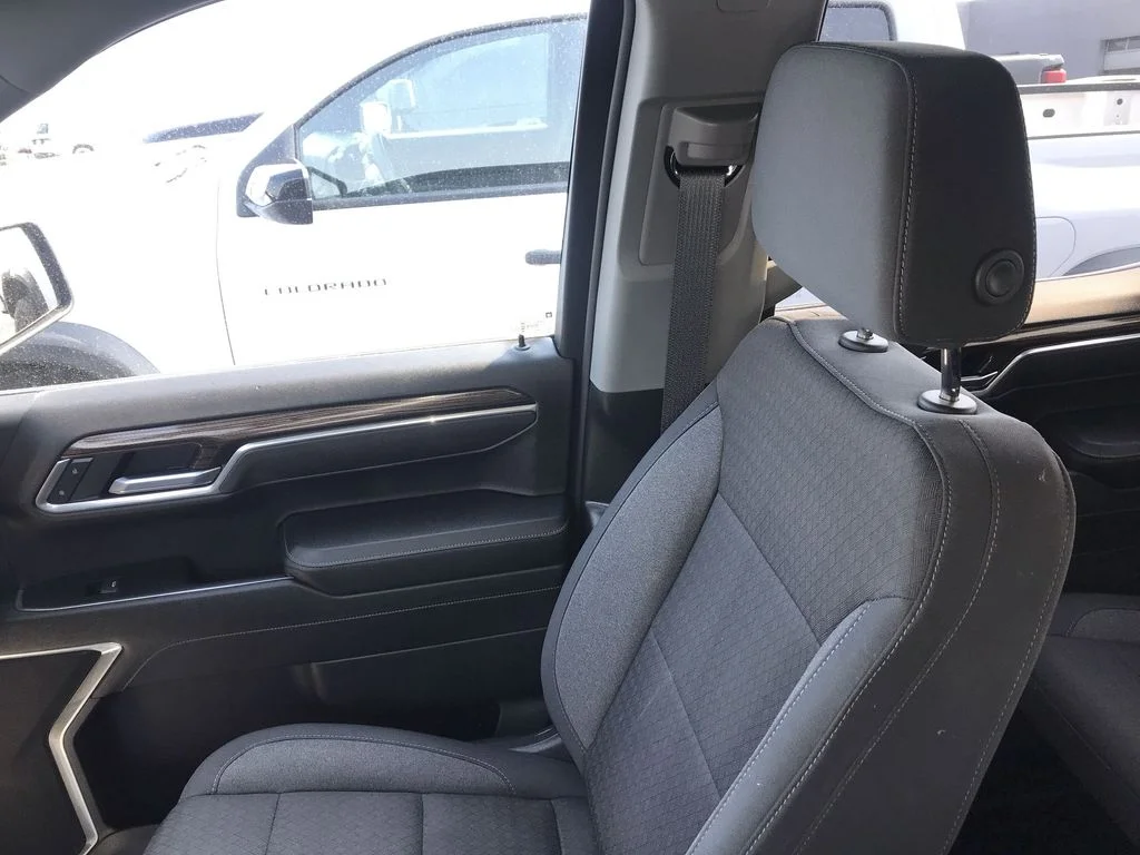 Used 2025 Black Chevrolet LT image 23