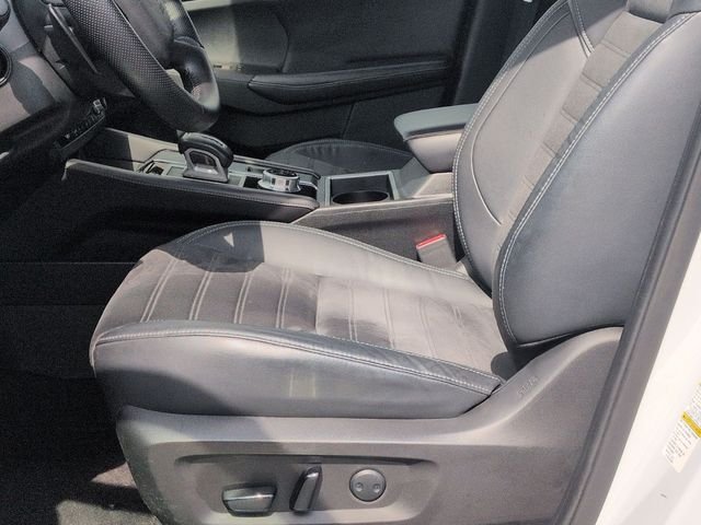 Used 2023  Mitsubishi SE Black Edition image 11
