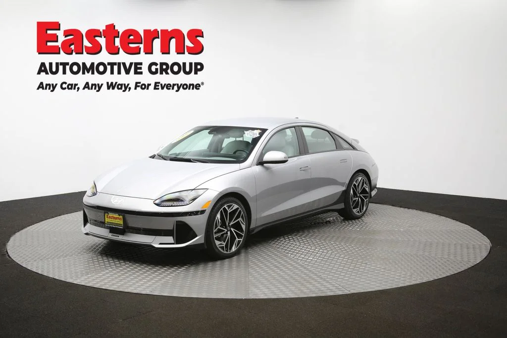 Used 2023 Silver Hyundai SEL image 55