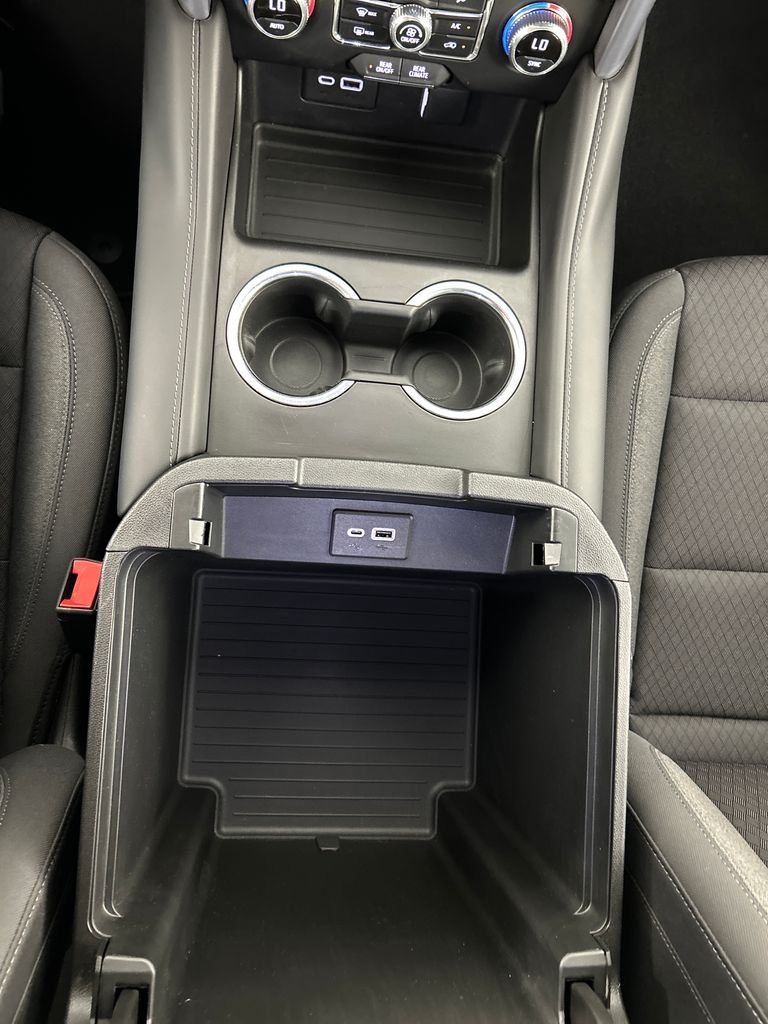 Used 2022 White GMC SLE image 15